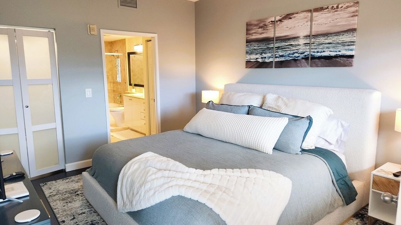 Photo of Bedroom in East Ocean Ave
