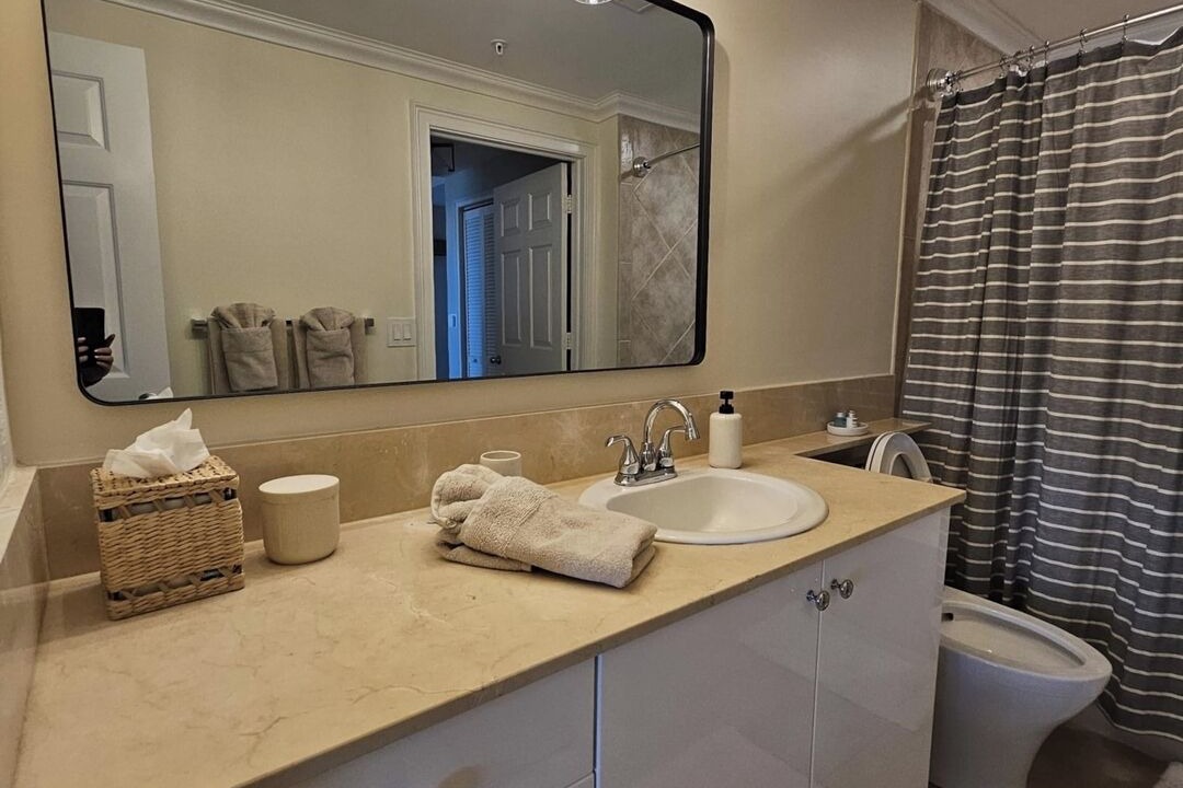 Photo of Bathroom in East Ocean Ave