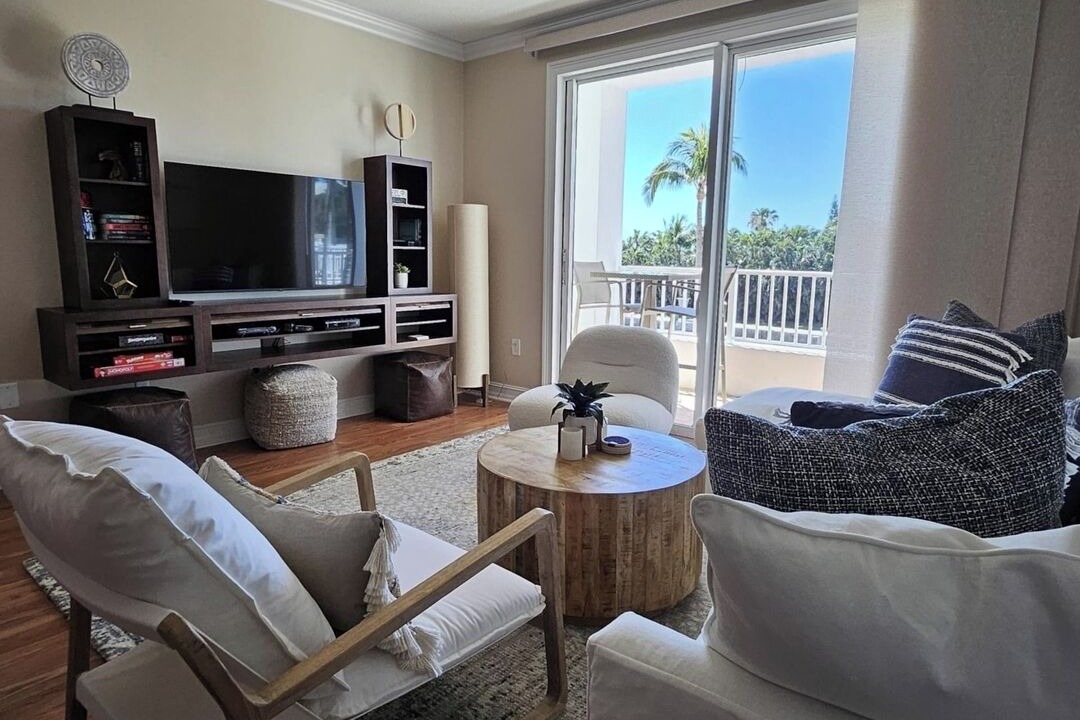 Photo of Bedroom in East Ocean Ave