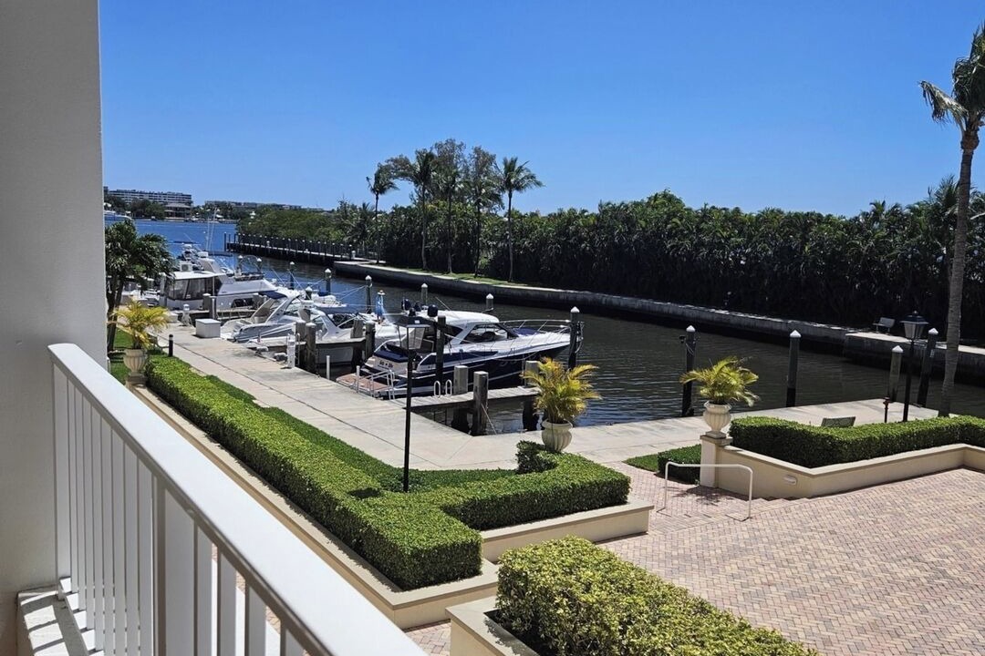 Photo of Patio Balcony in East Ocean Ave