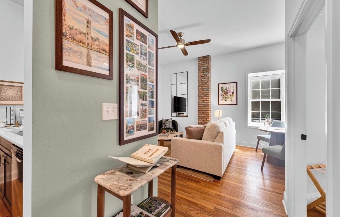 Photo of Livingroom in Greenville Downtown