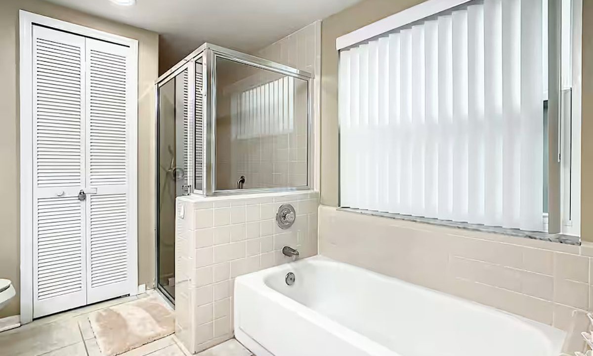 Photo of Bathroom in Lindfields