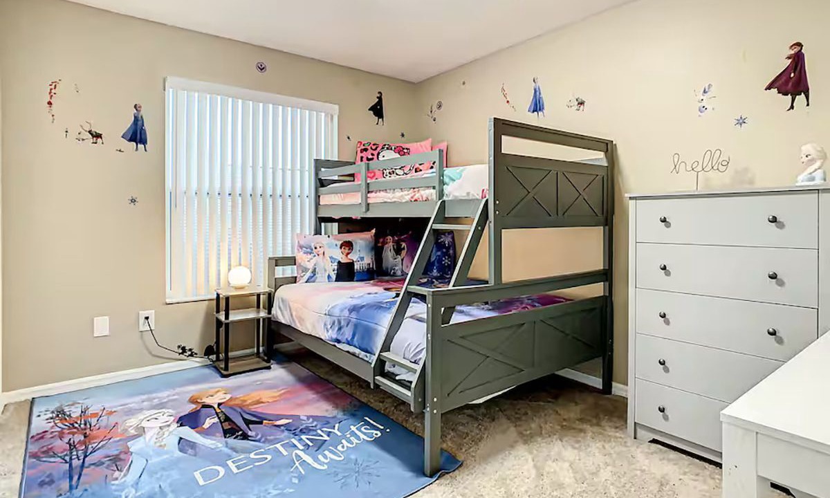 Photo of Bedroom in Lindfields