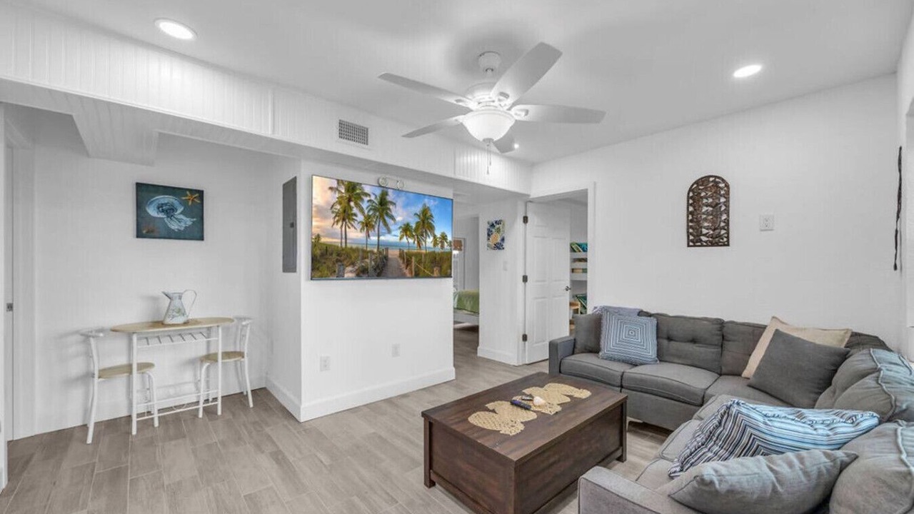 Photo of Livingroom in Varnum Park