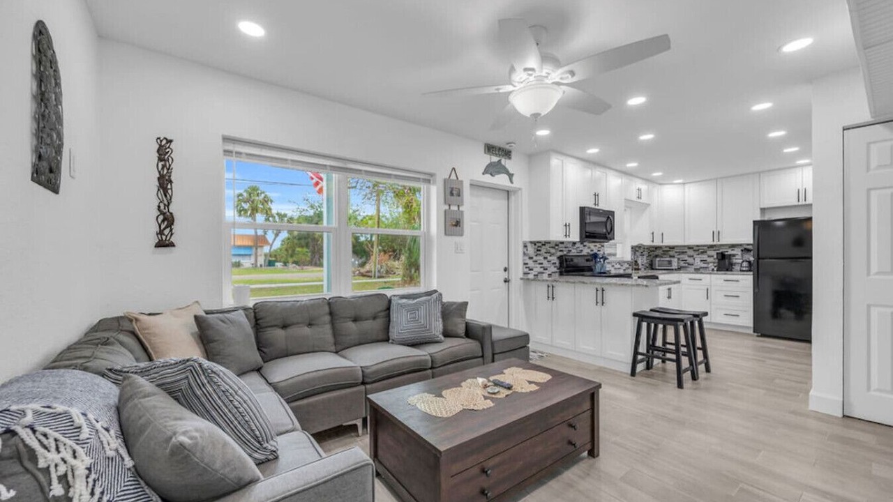 Photo of Livingroom in Varnum Park