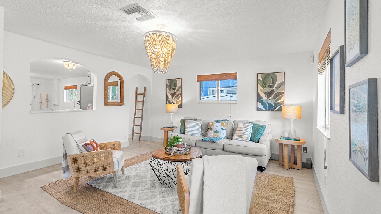 Photo of Livingroom in Old Northwood Historic District