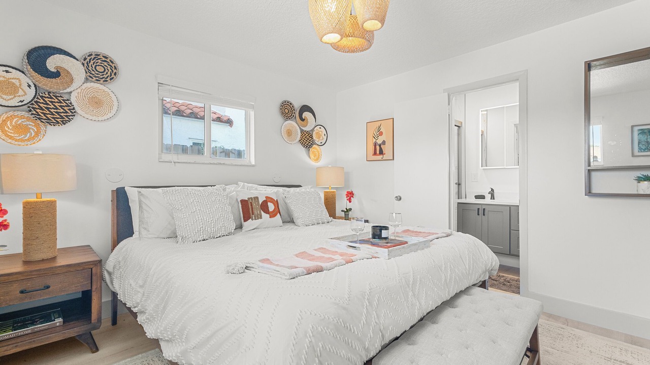 Photo of Bedroom in Old Northwood Historic District