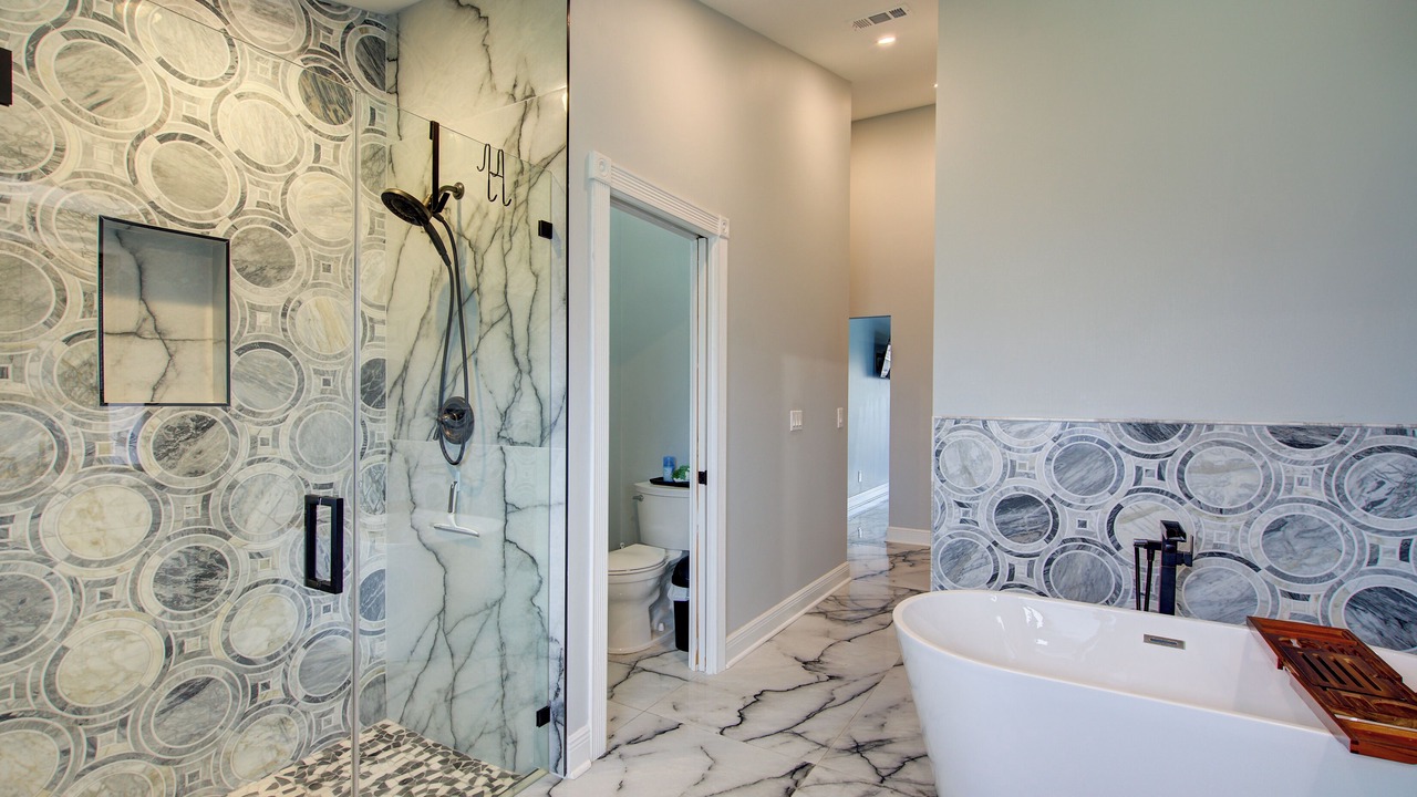 Photo of Bathroom in Caloosahatchee