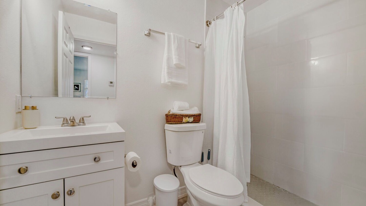 Photo of Bathroom in Tropic