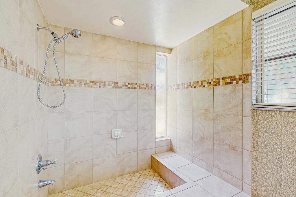 Photo of Bathroom in Biggar