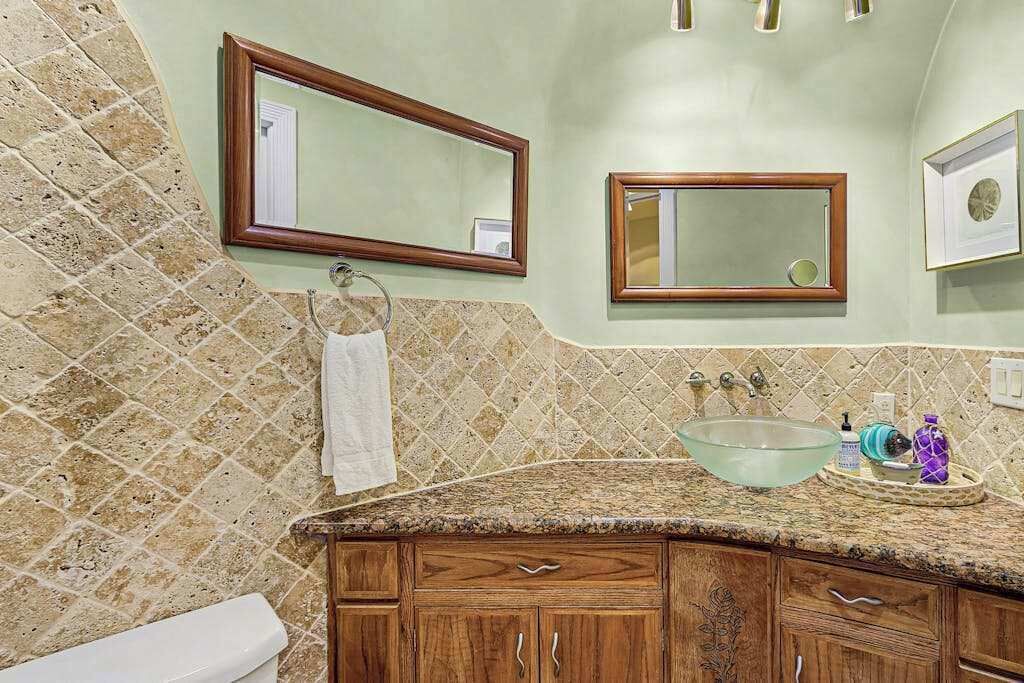 Photo of Bathroom in Pelican