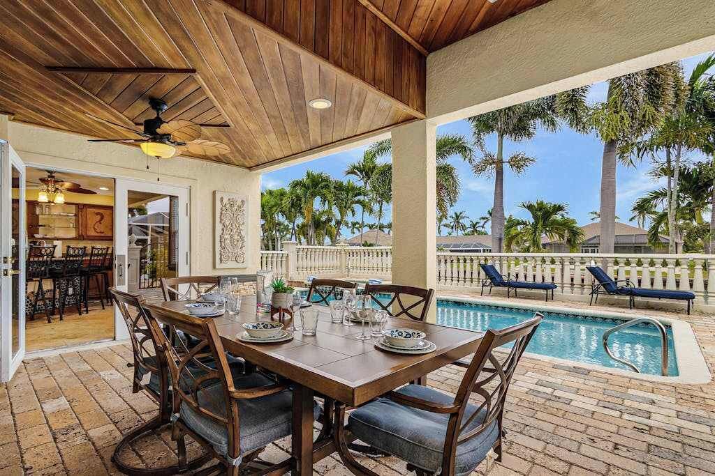 Photo of Outdoor in Pelican