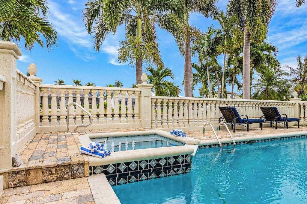 Photo of Outdoor in Pelican