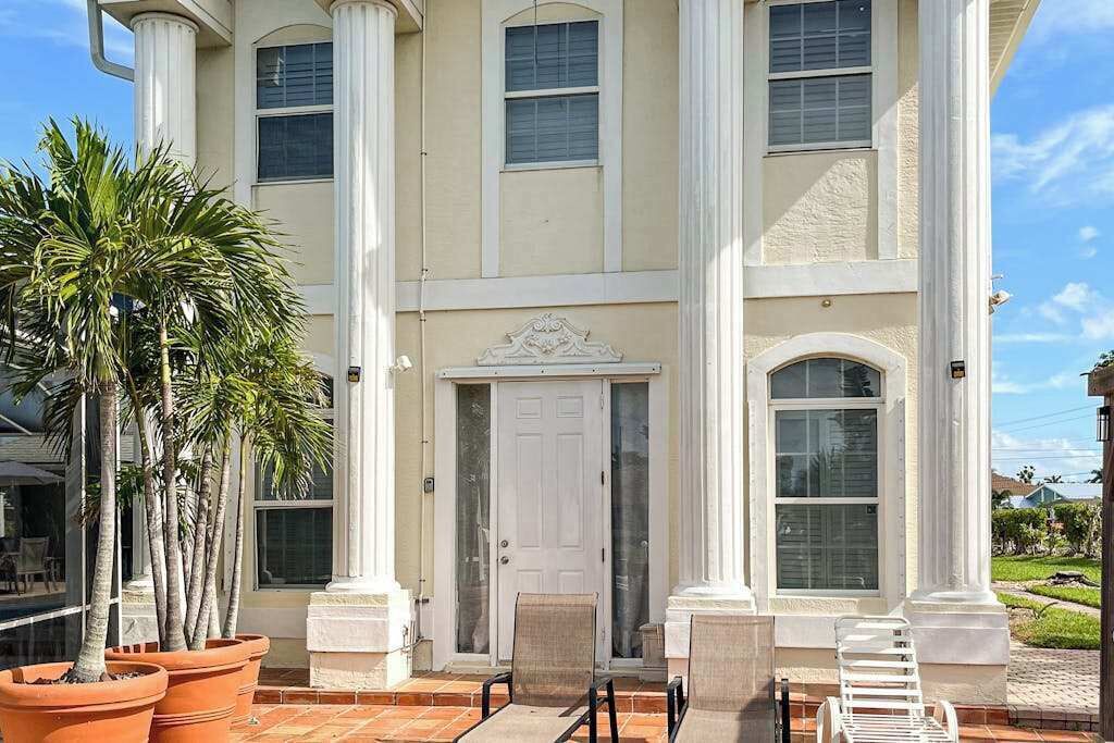 Photo of Patio Balcony in Yacht Club