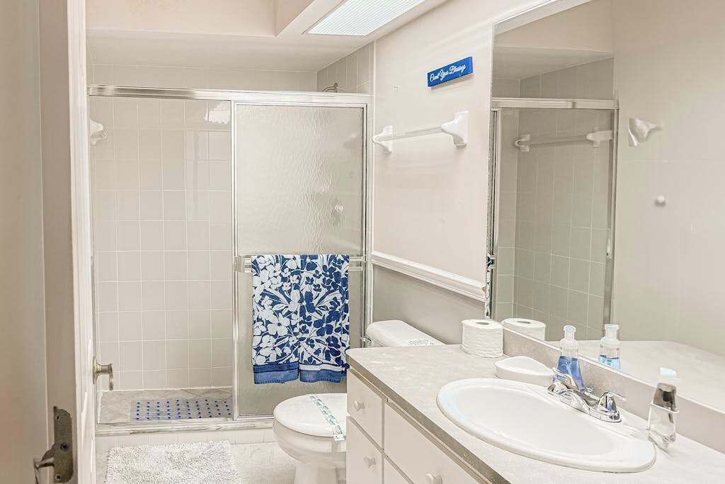 Photo of Bathroom in Yacht Club