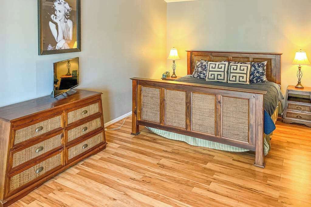 Photo of Bedroom in Yacht Club