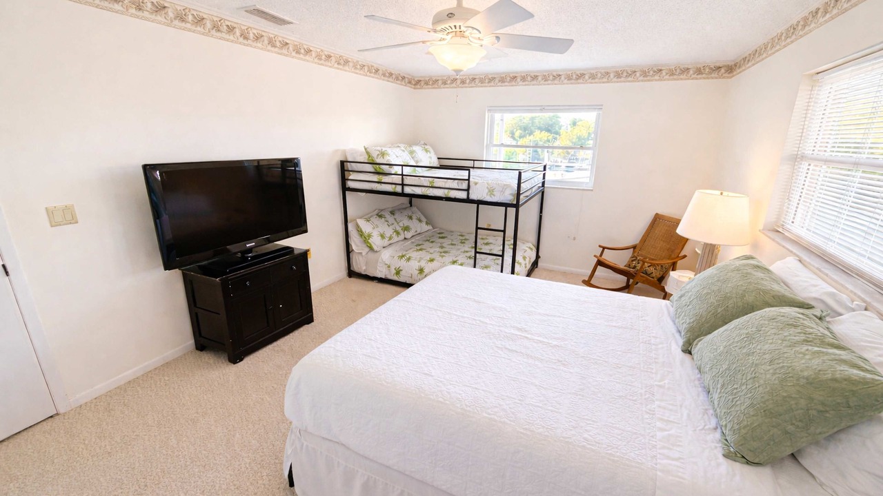 Photo of Bedroom in Sorrento Shores