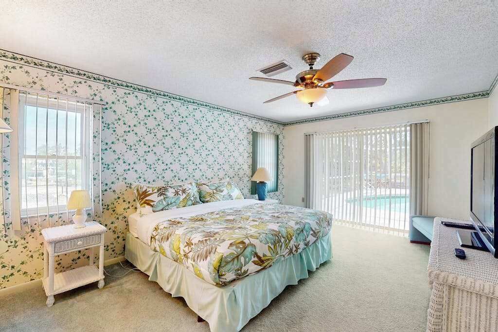 Photo of Bedroom in Sorrento Shores