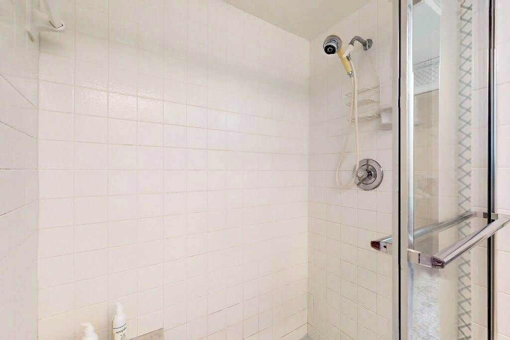 Photo of Bathroom in Sorrento Shores