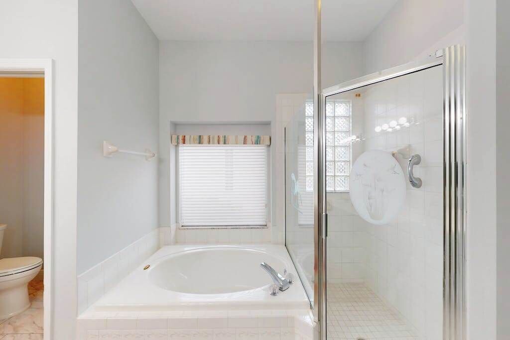 Photo of Bathroom in Crown Pointe