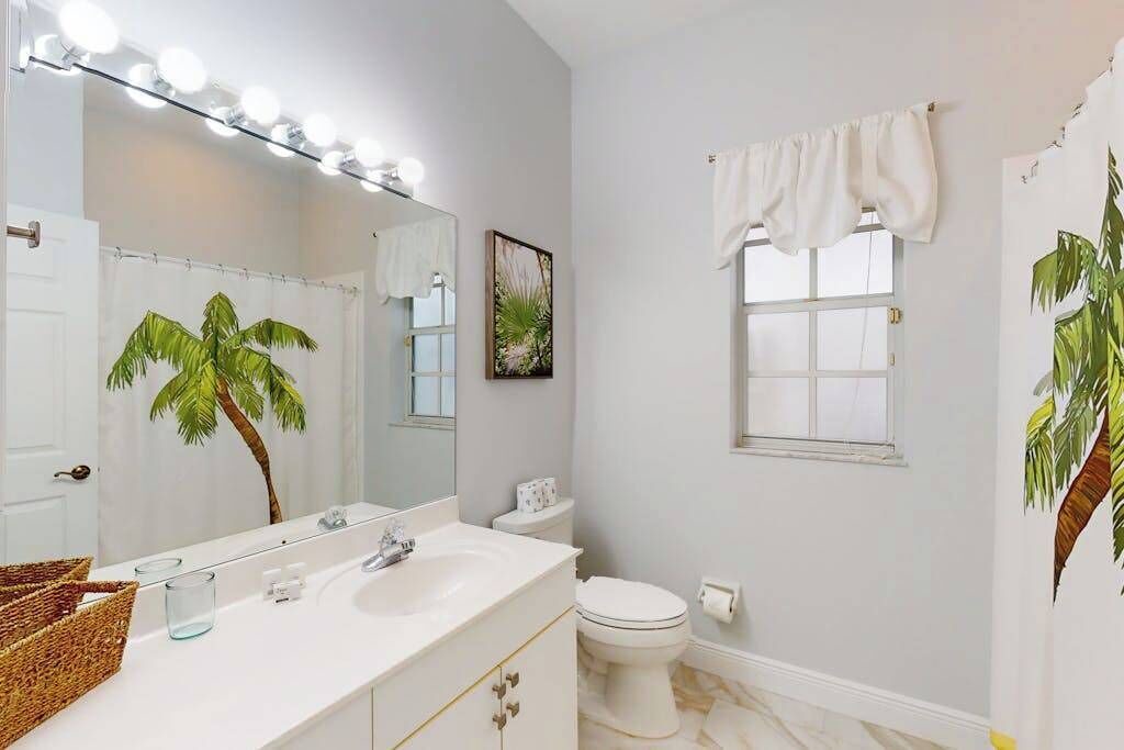 Photo of Bathroom in Crown Pointe