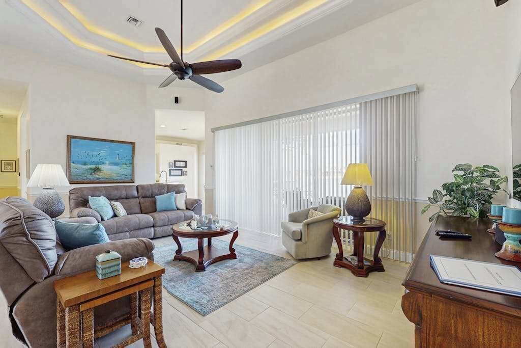Photo of Livingroom in South Gulf Cove