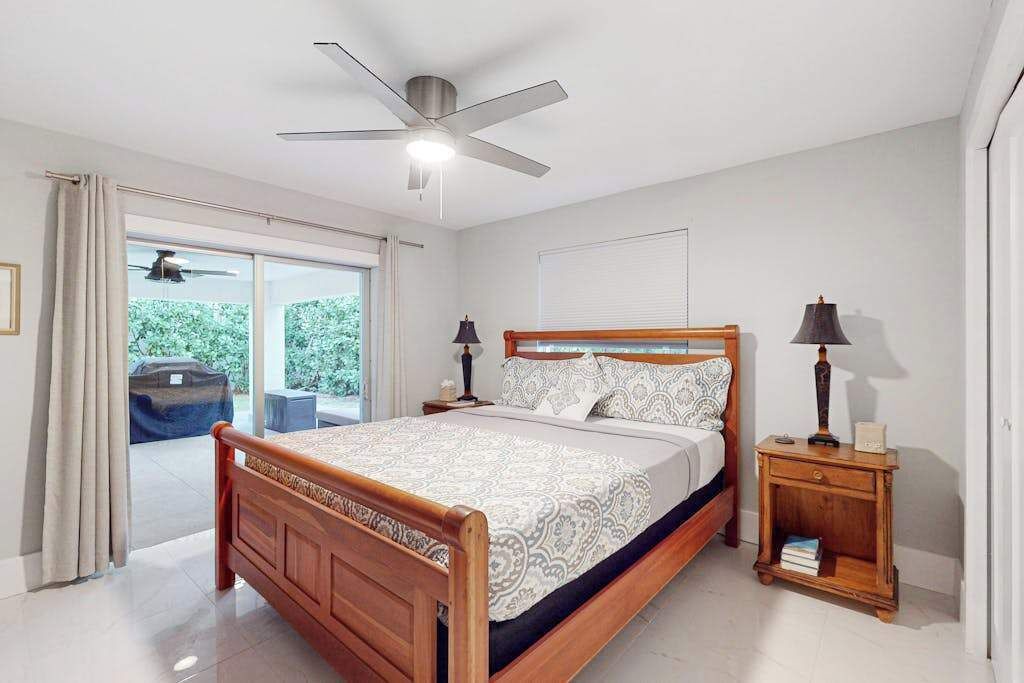 Photo of Bedroom in Isles of Capri