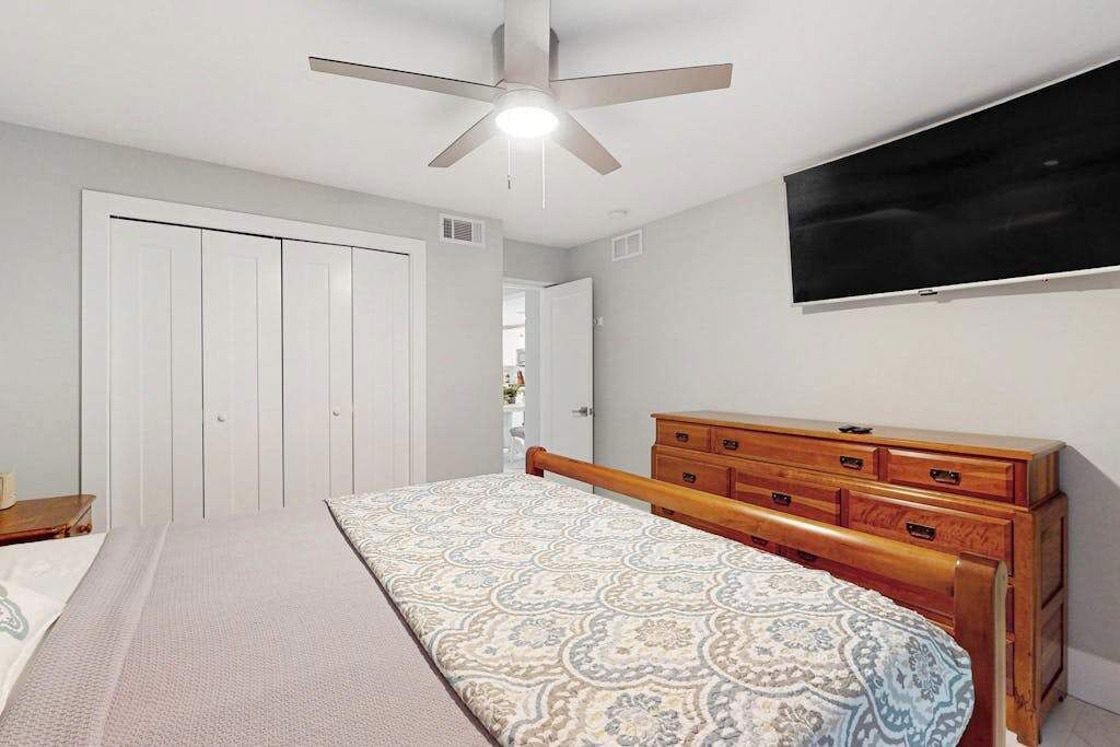 Photo of Bedroom in Isles of Capri