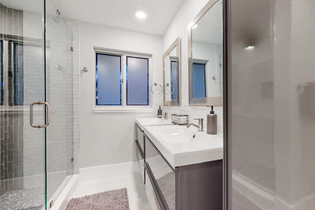 Photo of Bathroom in Isles of Capri