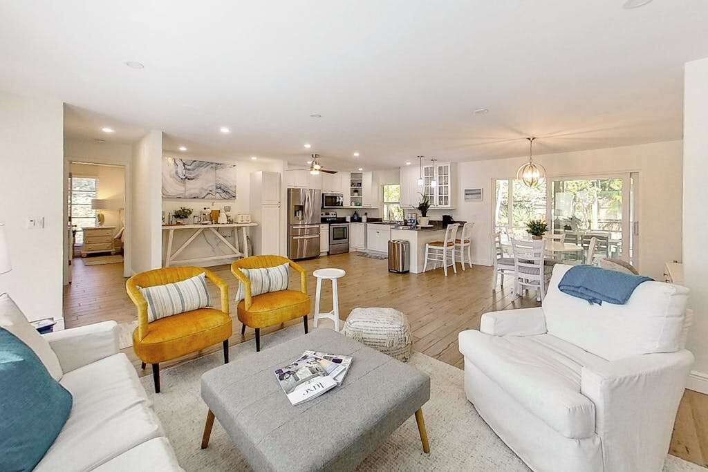 Photo of Livingroom in Central Naples