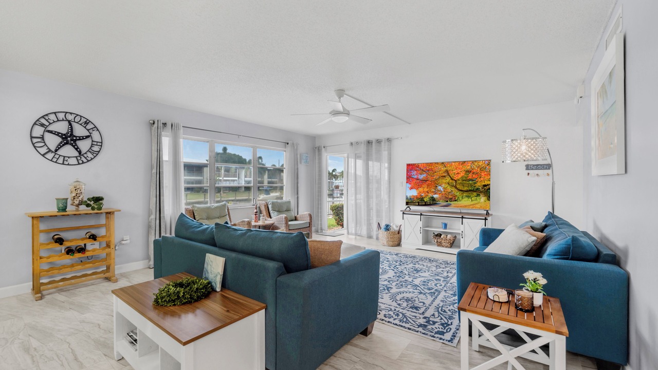 Photo of Livingroom in Caloosahatchee