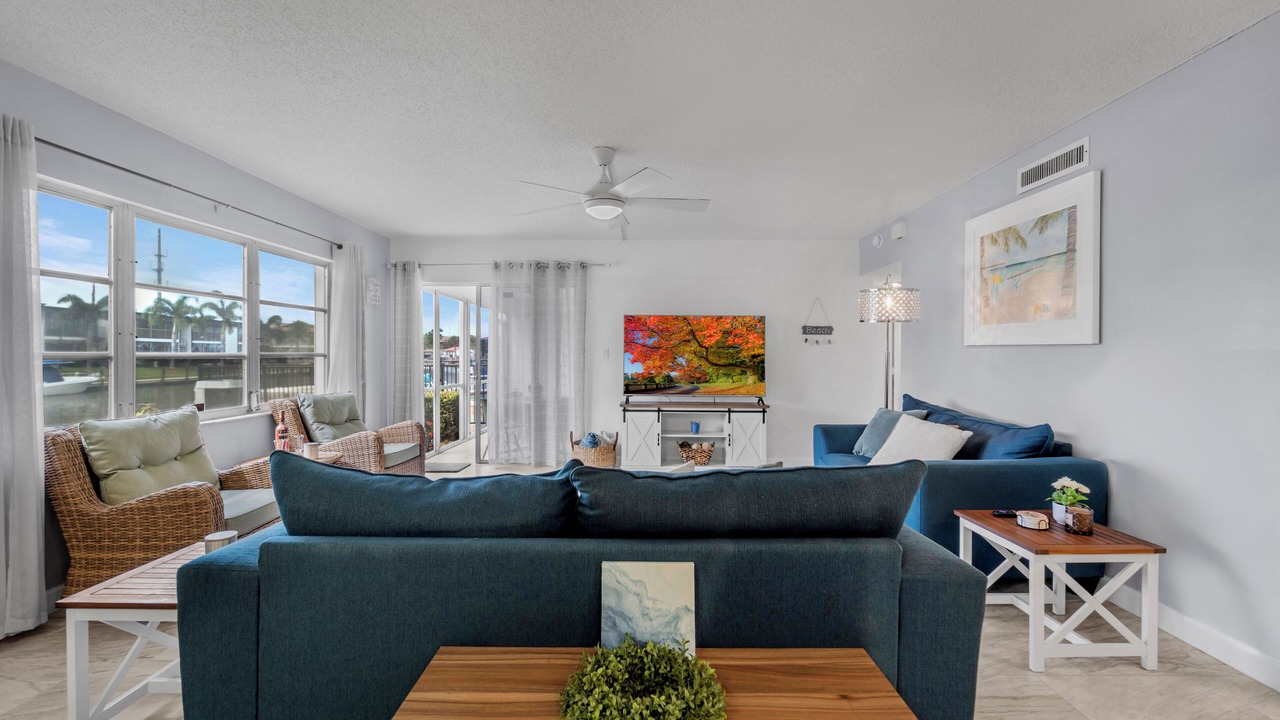 Photo of Livingroom in Caloosahatchee