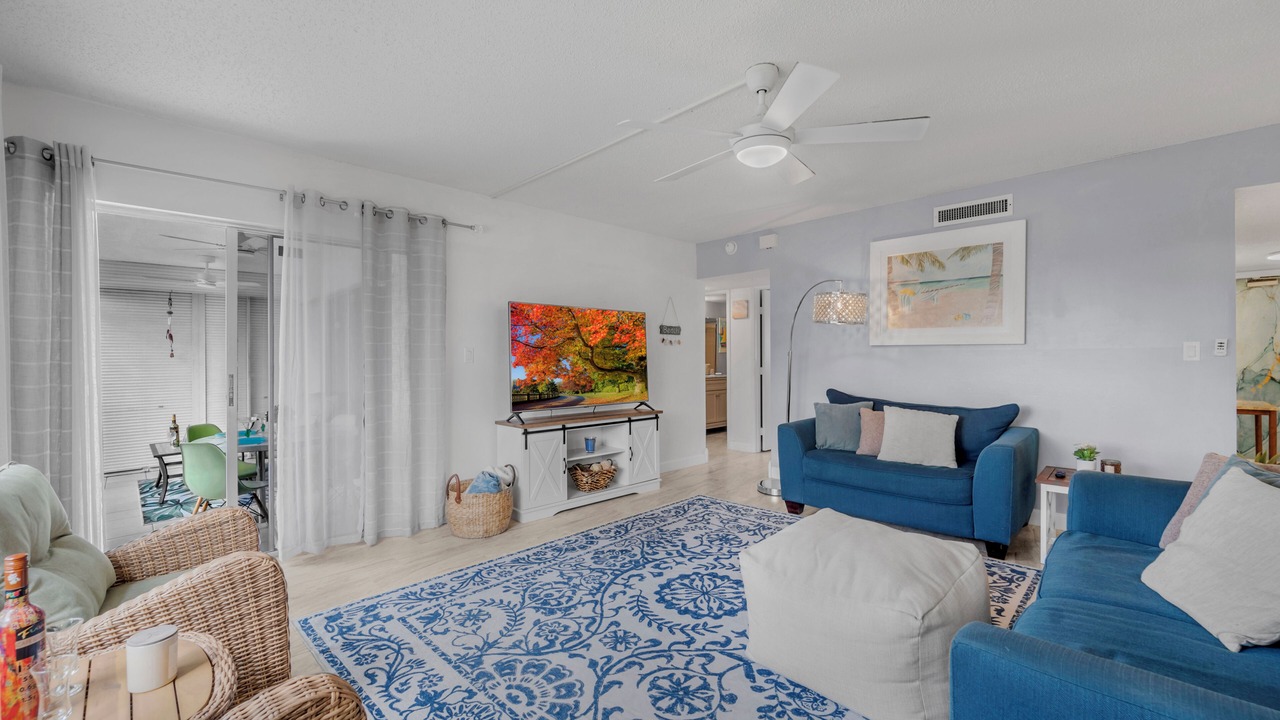 Photo of Livingroom in Caloosahatchee