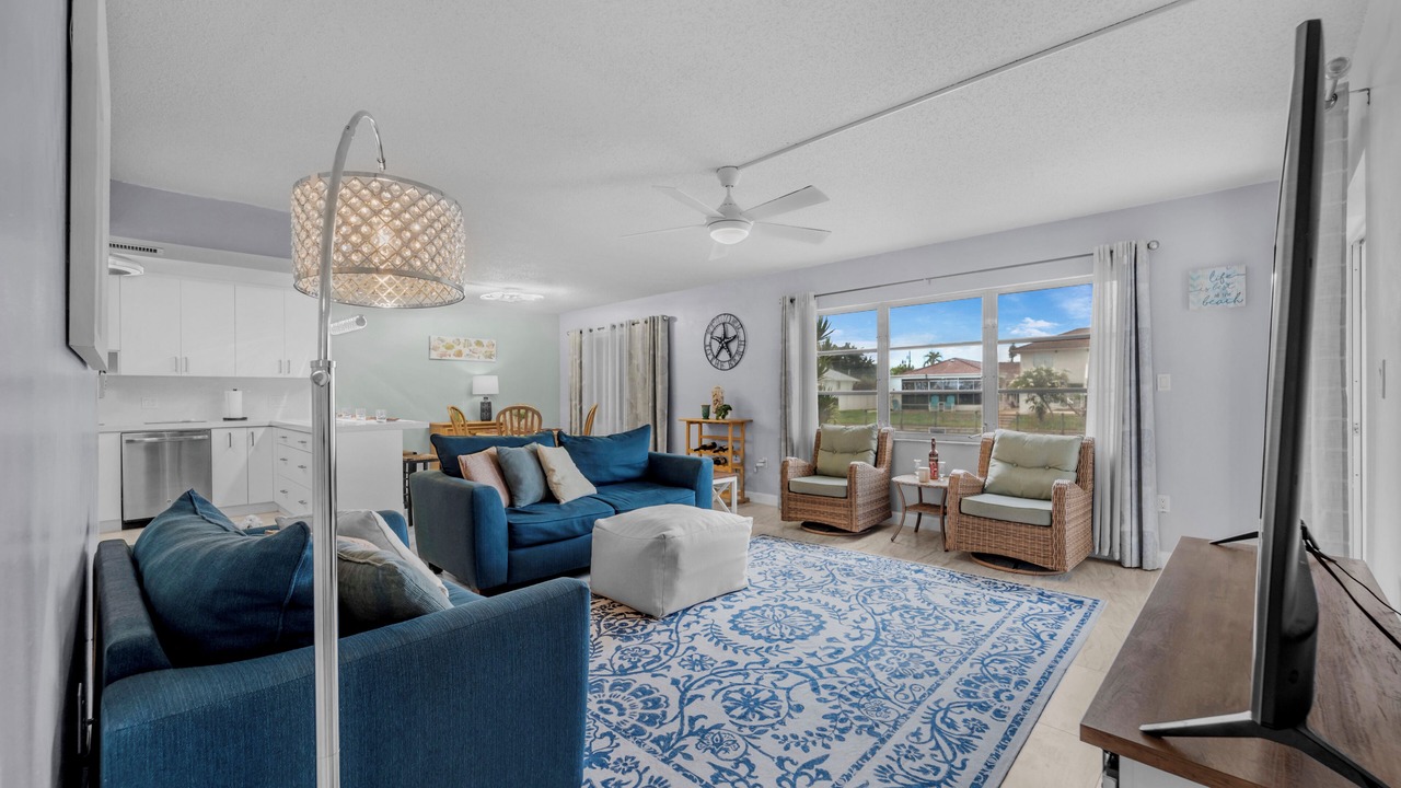 Photo of Livingroom in Caloosahatchee