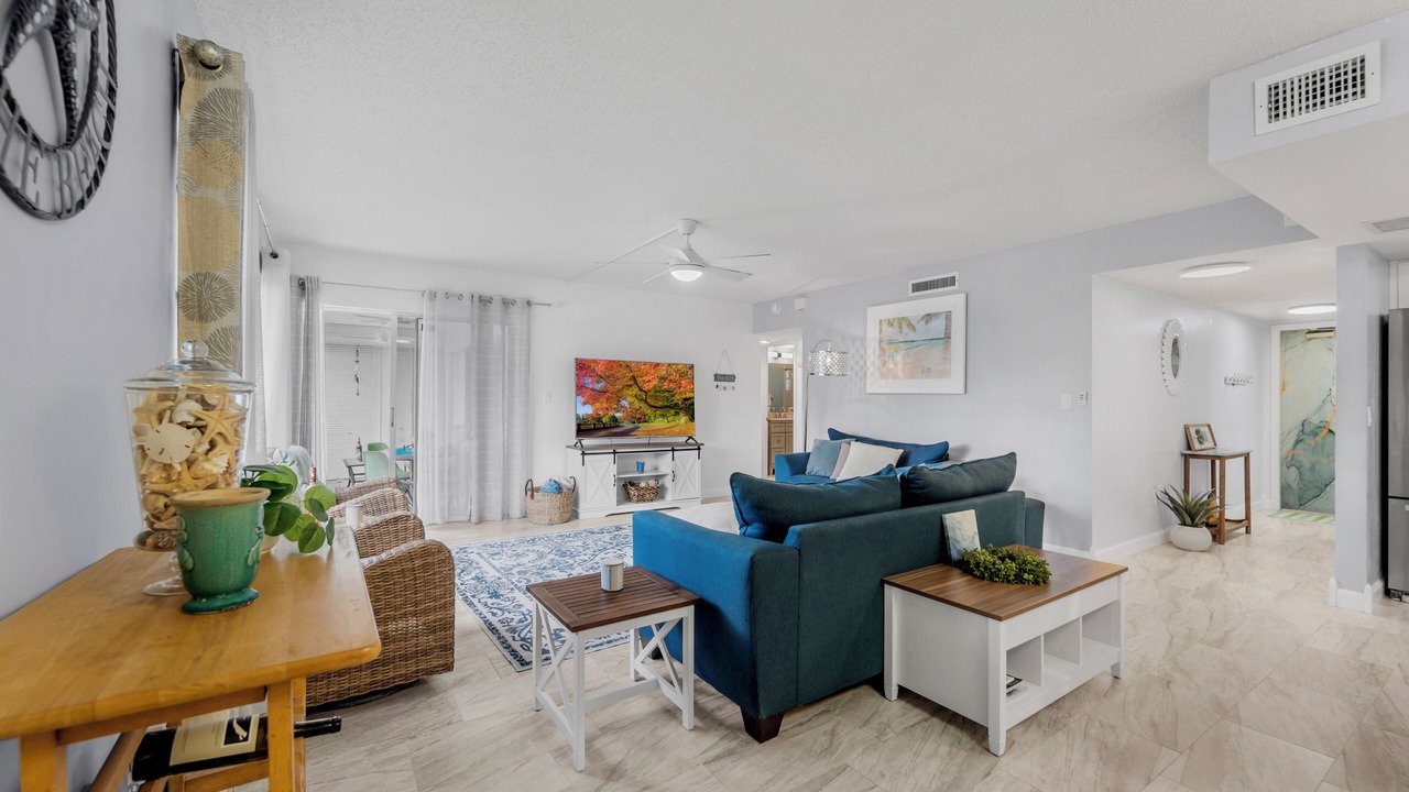 Photo of Livingroom in Caloosahatchee