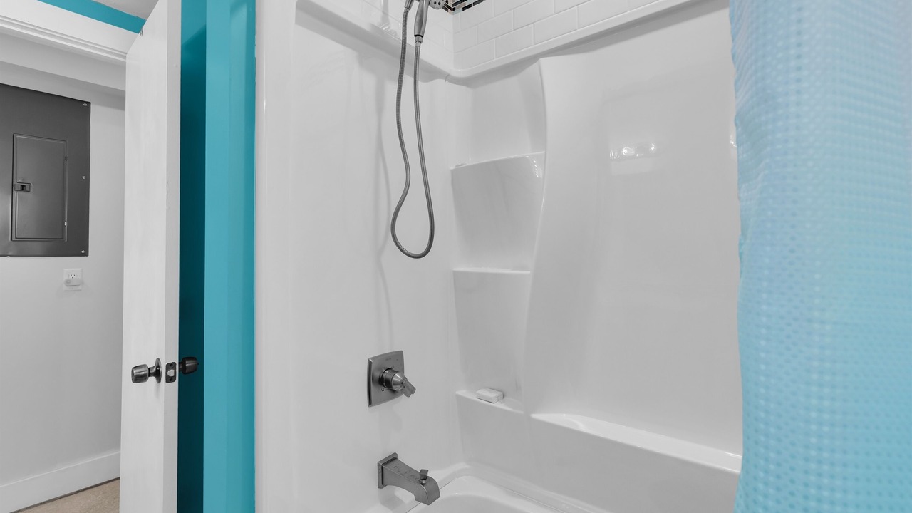 Photo of Bathroom in Venetian Shores