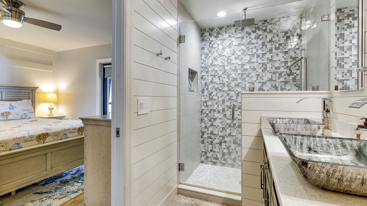 Photo of Bathroom in Lehigh Acres