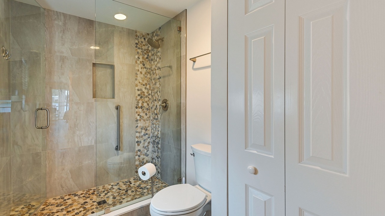Photo of Bathroom in Isles of Capri