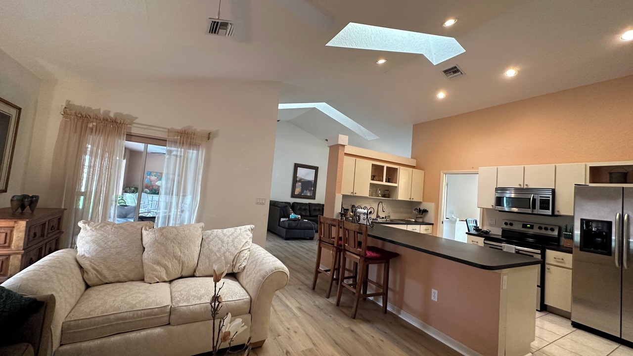 Photo of Livingroom in Greenview Shores