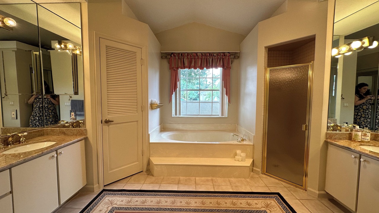 Photo of Bathroom in Greenview Shores