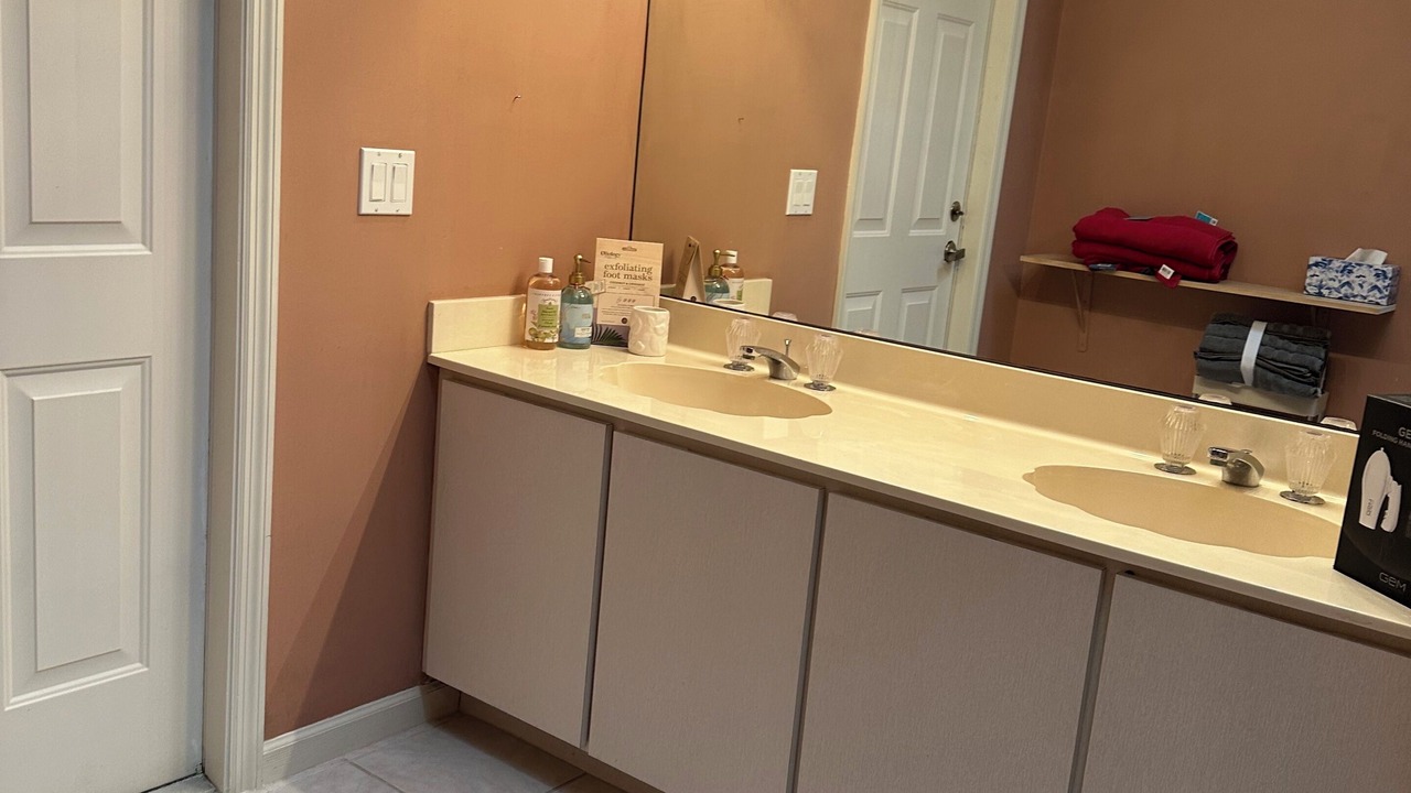 Photo of Bathroom in Greenview Shores