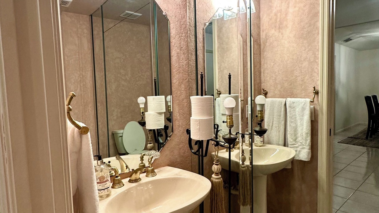 Photo of Bathroom in Greenview Shores