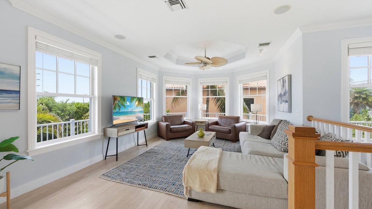 Photo of Livingroom in Juno Beach