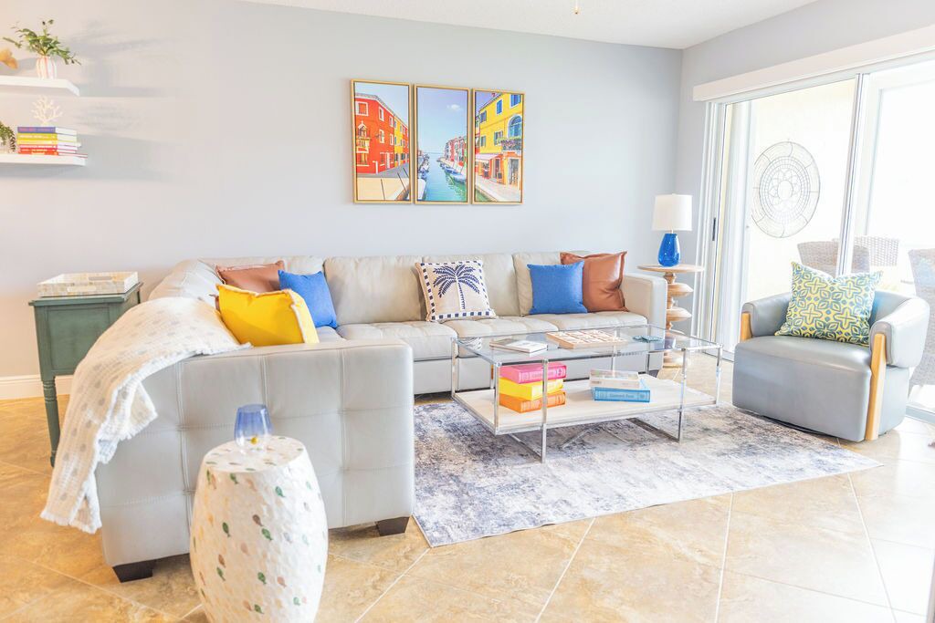 Photo of Livingroom in Imperial Golf Estates