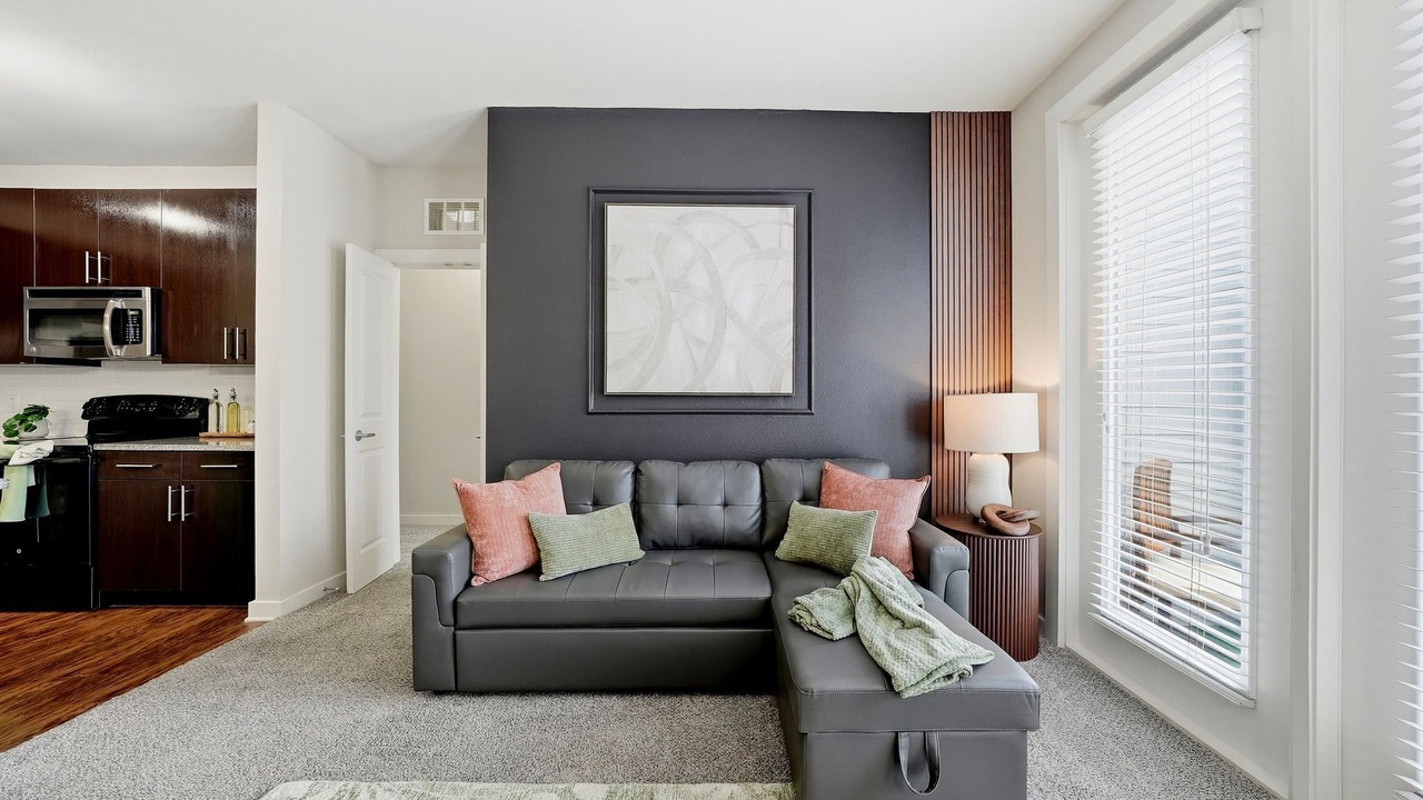 Photo of Livingroom in Courier City - Oscawana