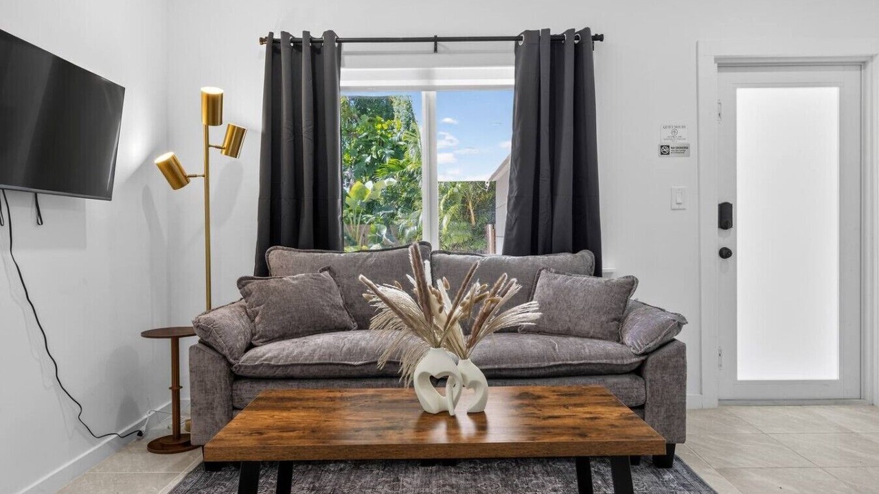 Photo of Livingroom in Northeast Miami