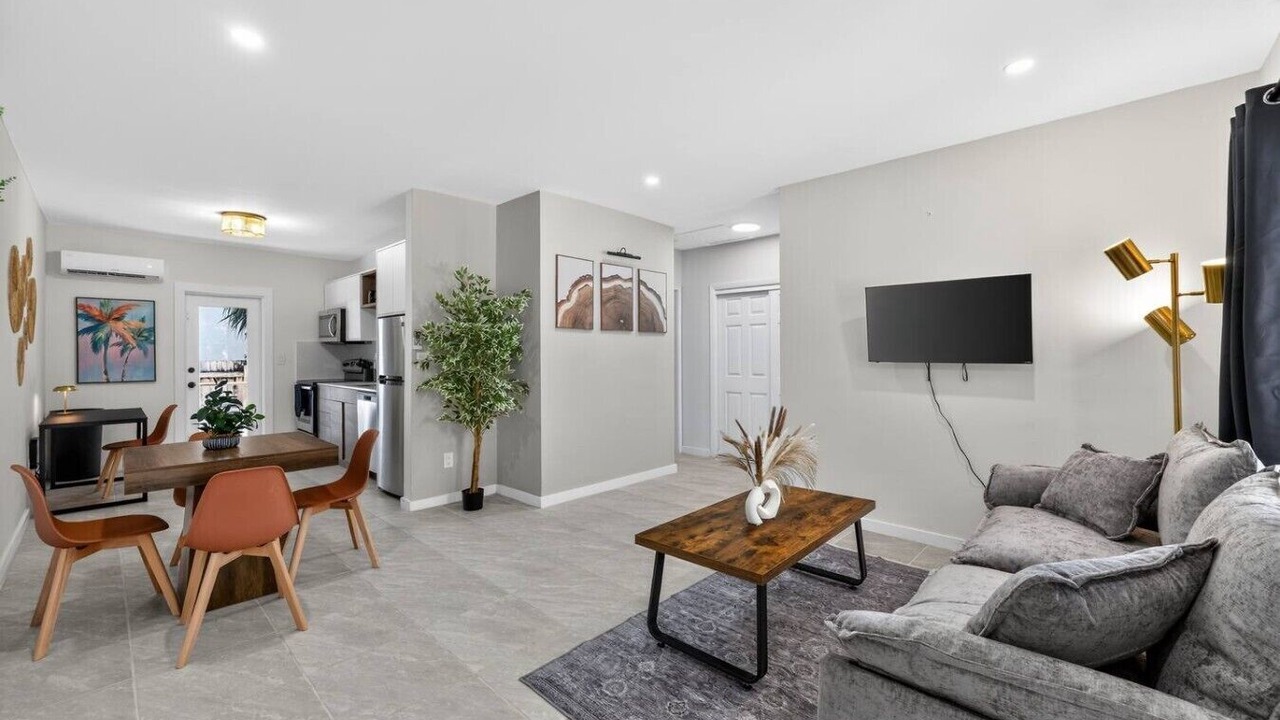 Photo of Livingroom in Northeast Miami