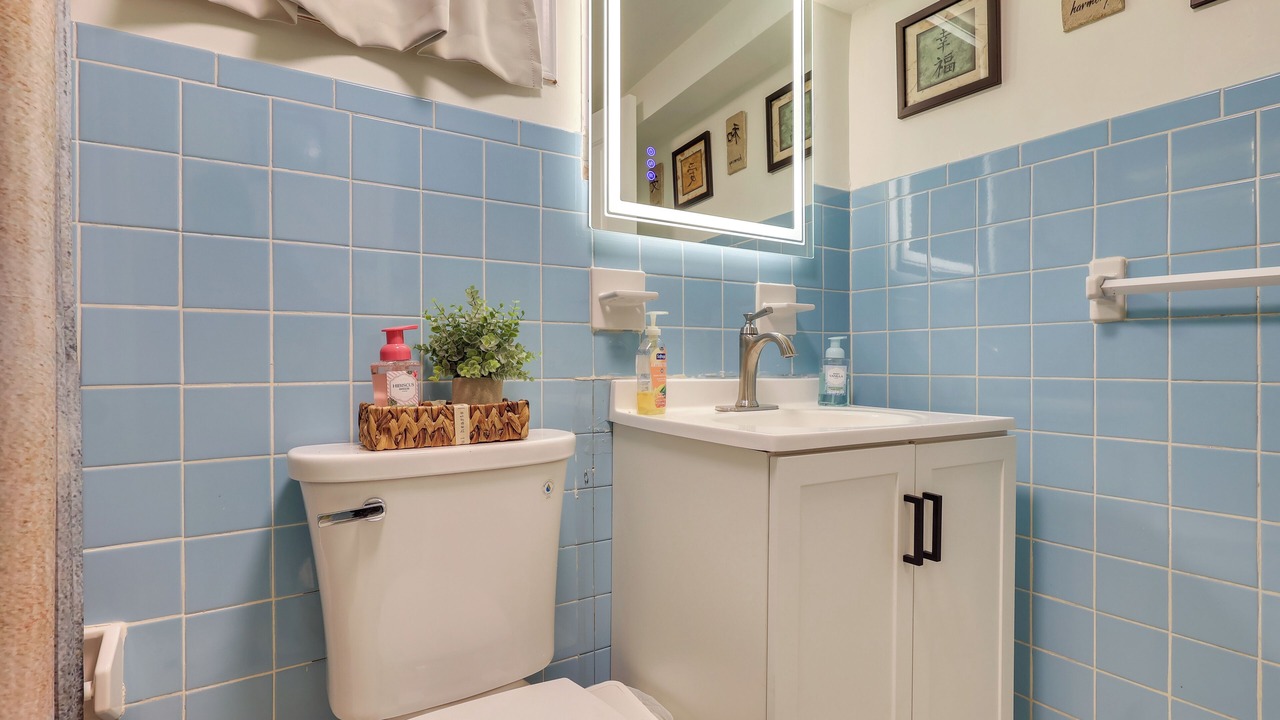Photo of Bathroom in Teaneck