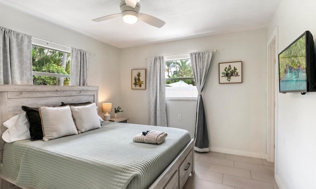 Photo of Bedroom in Shore Acres