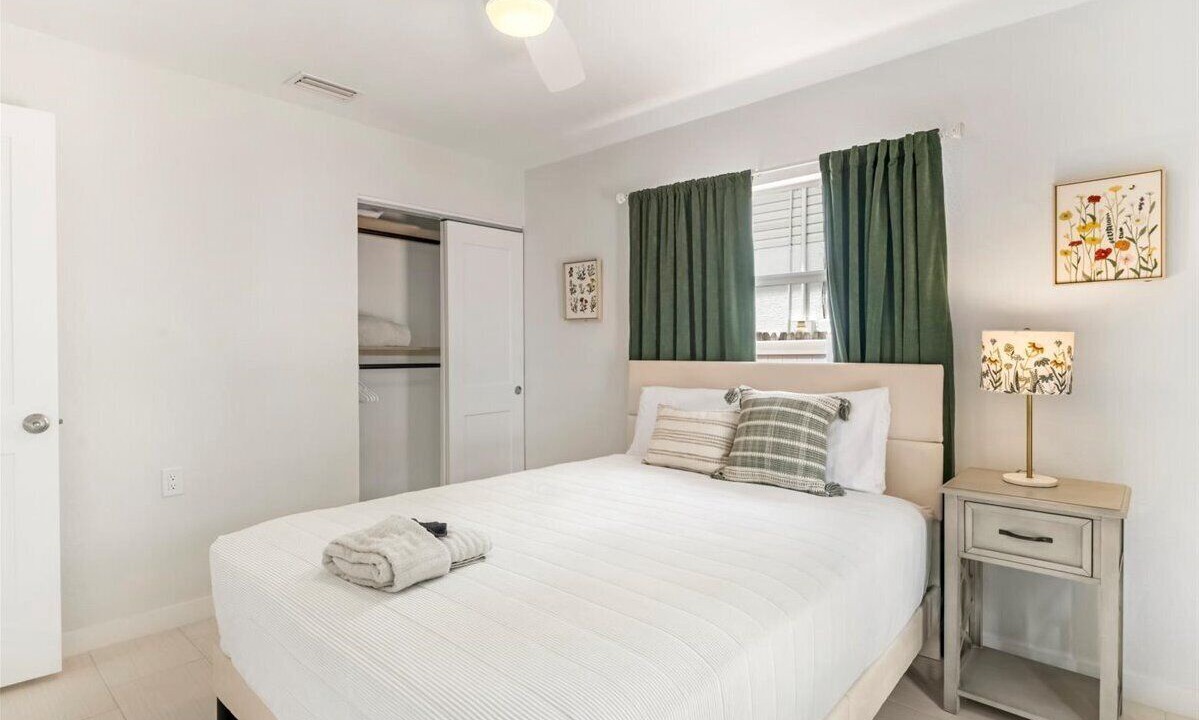 Photo of Bedroom in Shore Acres